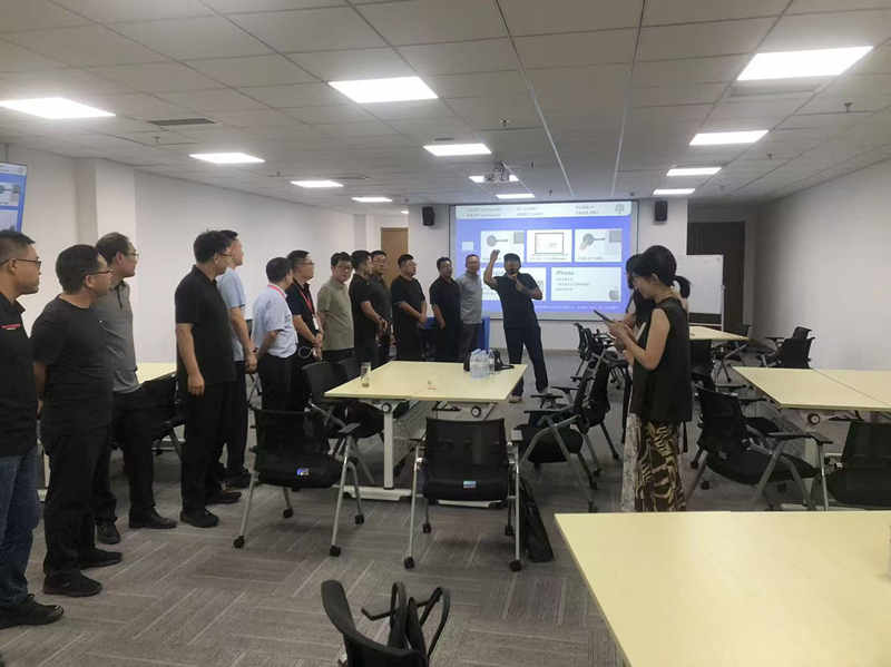 某单位2025《解锁创造力，凝聚团队力 —— 团队七巧板培训》