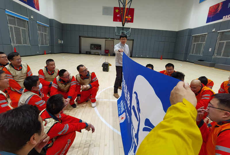 某单位《橙翼在肩 团队并肩 行动无限》主题培训活动